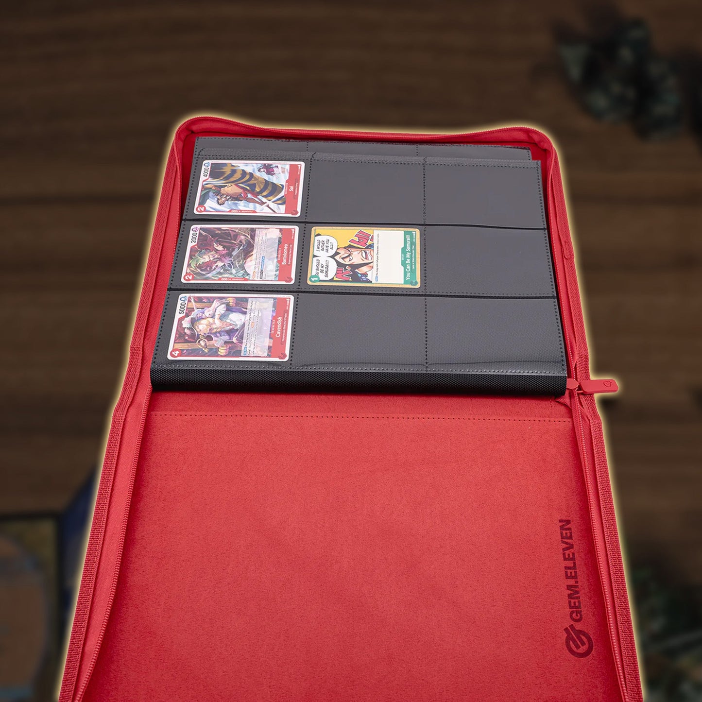 GEM.ELEVEN Codex 9 Pocket Zip Binder für 360 Karten - Colorway Dracula Innenansicht