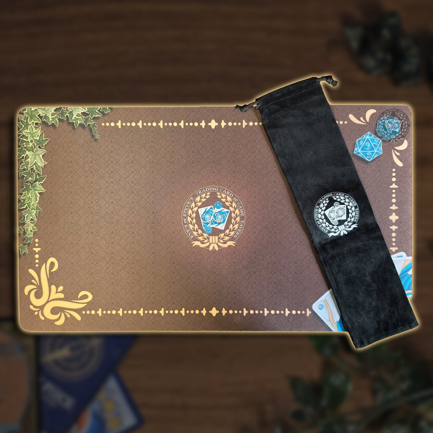 Offizielle TCG Tavern Spielmatte inkl. Tragetasche