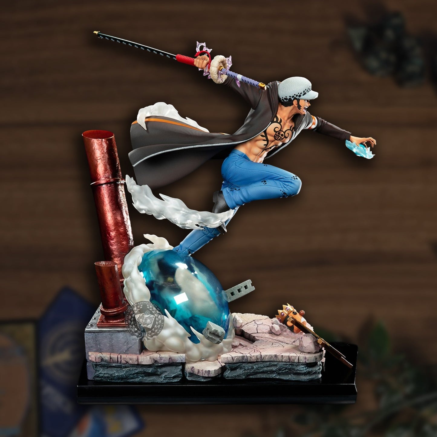 Trafalgar Law One Piece Premium Resin Statue Tsume Art Ikigai Seitenansicht